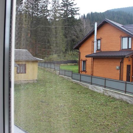 Hotel У Михайла Під Лісом Verchovyna Exteriér fotografie